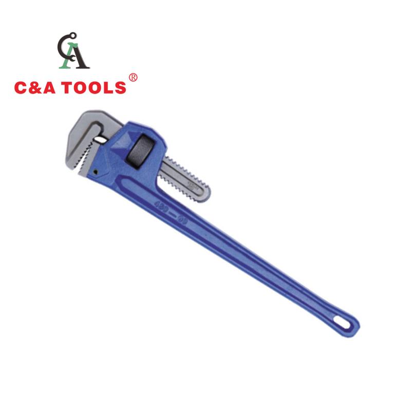 How To Operate The Pipe Wrench Safely?